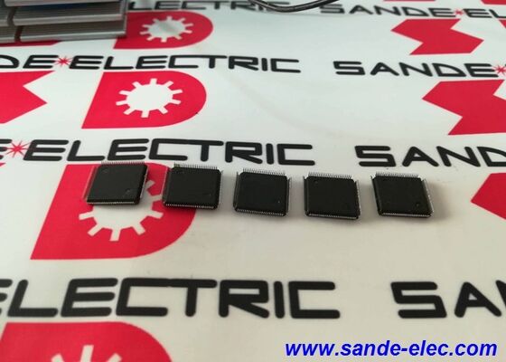 El chip de la placa de entrada y salida de Mitsubishi MAC303C o MAC3O3C