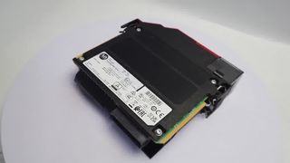 Exhibición del producto del controlador de seguridad industrial Allen-Bradley 1756-L8SP